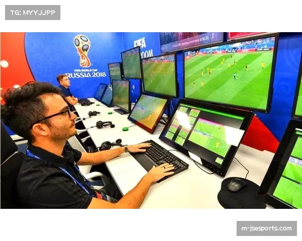 视频助理裁判系统（VAR）临时故障，本场主裁依赖边裁与第四官员判罚